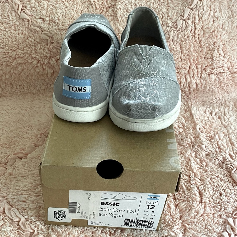 TOMS Classic Slip-on Grey Foil Peace Sign size 12